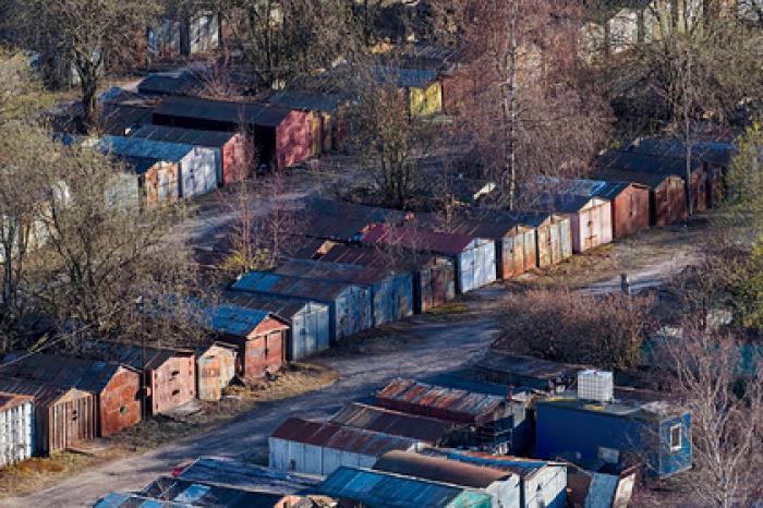 Россияне начали скупать гаражи