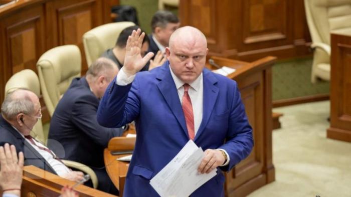 Socialiștii s-au răzgândit. PSRM retrage proiectul de lege care interzice secera și ciocanul