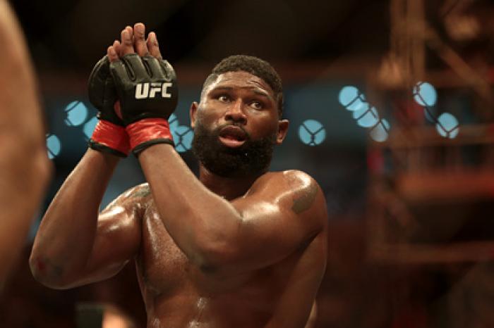 Соперник Волкова раскритиковал «помочившийся» на бойцов UFC