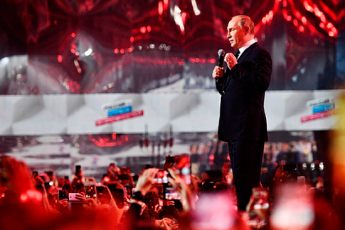 Участник «Большой перемены» пригласил на финал конкурса Путина
