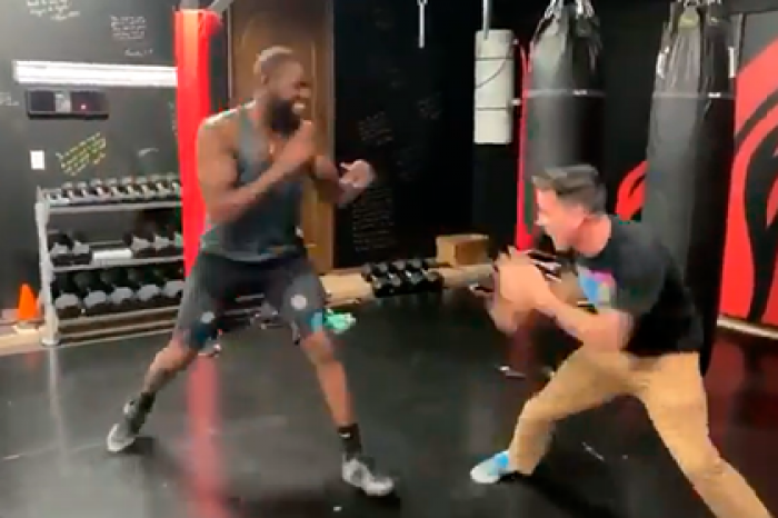Звезда «Чудаков» поборолся с лучшим бойцом UFC