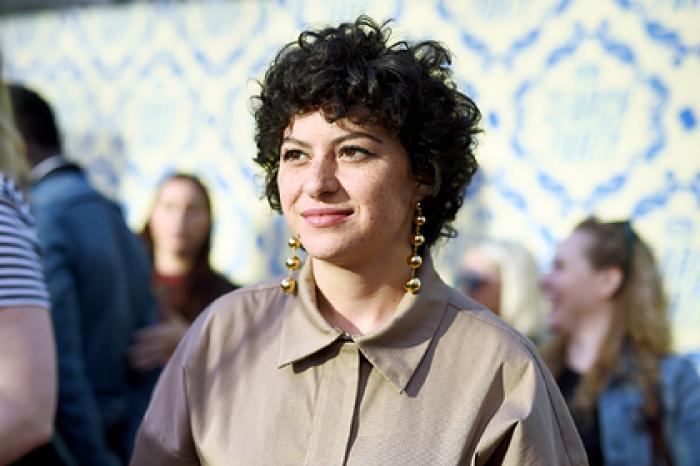 Звезда сериала «Вероника Марс» впервые рассказала об отношениях с Брэдом Питтом