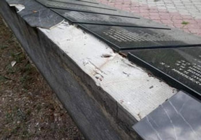 AMBASADA RUSIEI ÎN MOLDOVA CONDAMNĂ PROFANAREA MONUMENTULUI EROILOR MARELUI RĂZBOI PENTRU APĂRAREA PATRIEI