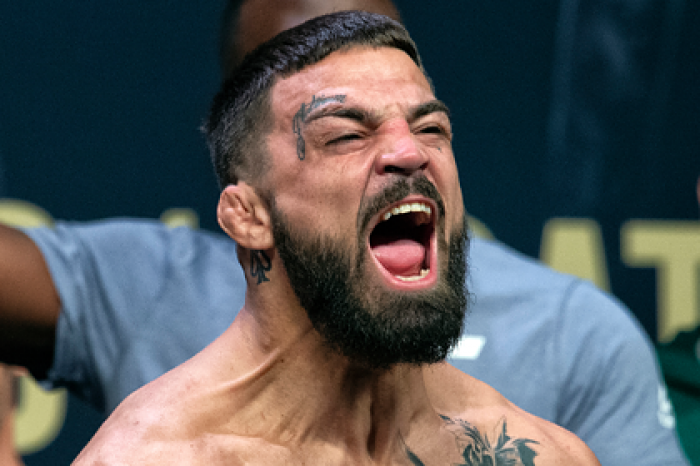 Боец UFC устроил драку в ресторане и нокаутировал пожилого человека