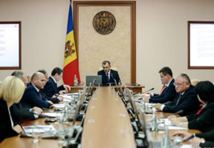 DEPUTAŢII DIN FRACŢIUNILE FOSTULUI BLOC ACUM AU INTRODUS ÎN PARLAMENT PROIECTUL MOŢIUNII DE CENZURĂ ÎMPOTRIVA GUVERNULUI