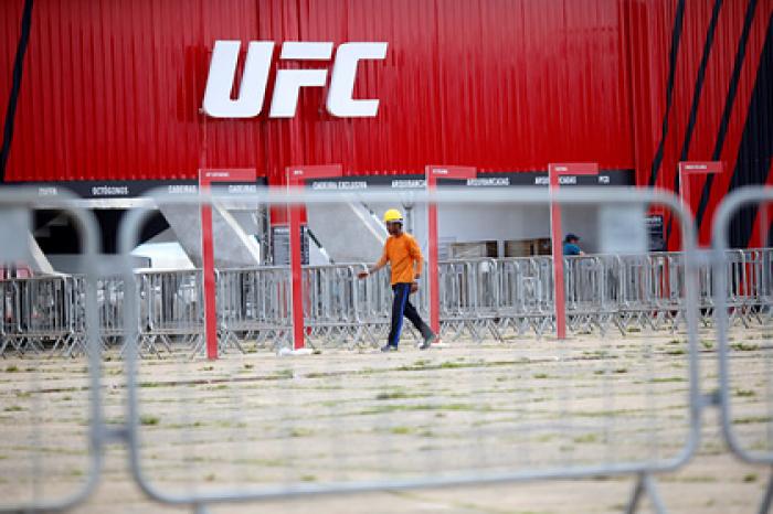 Два российских бойца одержали победы на турнире UFC Fight Island 3