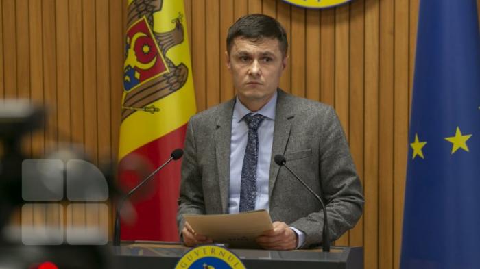 Fadei Nagacevschi furios şi roşu de nervi. A aruncat replici acide către unii deputați