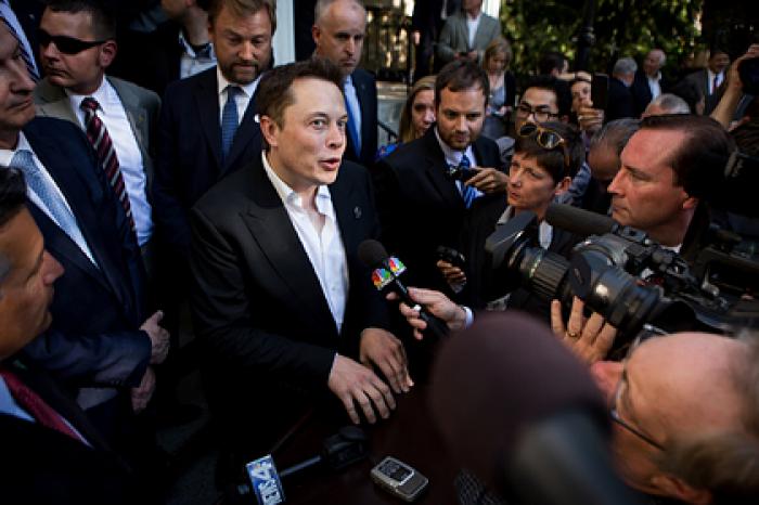 Илон Маск пообещал новый завод Tesla с бабочками и рыбами