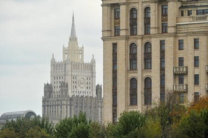 МИД объяснил вернувшимся на родину россиянам просьбу вернуть деньги