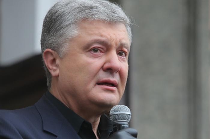 Порошенко обратился к Зеленскому в суде фразой «Замахнулся — бей»