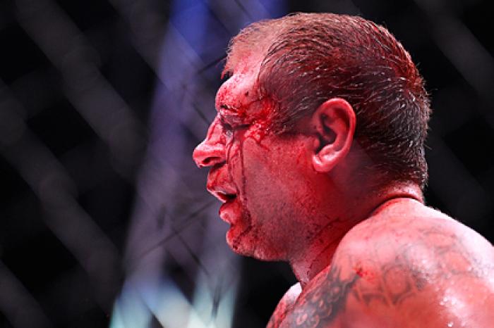 Российский боец MMA рассказал о выпивавшем до боя с Иcмаиловым Емельяненко