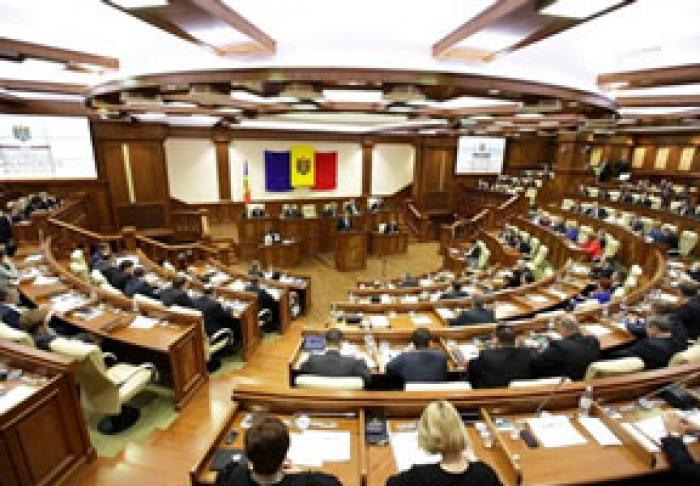 SONDAJ: ÎN PARLAMENT AR ACCEDE 4-5 PARTIDE