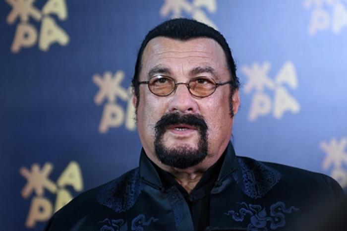 Стивен Сигал прилетел в Бурятию