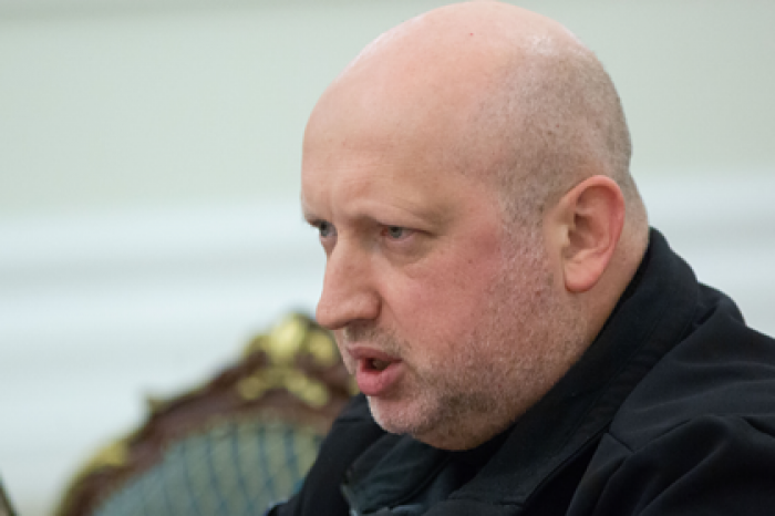В Совфеде оценили психическое здоровье «штурмующего Крым» Турчинова
