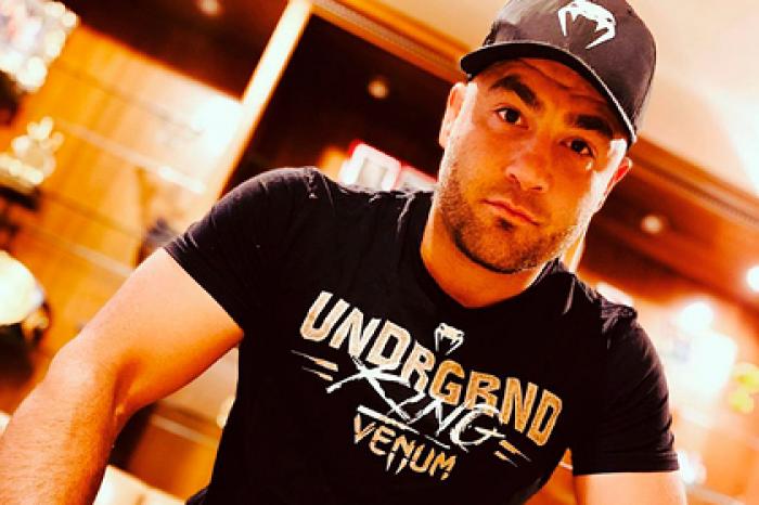 Бывший чемпион UFC отказался носить маску и высмеял «COVID-экспертов»