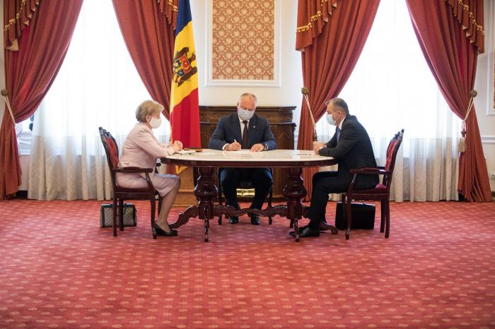 Guvernul va aloca cca 50 milioane de lei pentru dotarea școlilor cu materiale antiepidemice