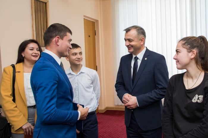 Mesajul Prim-ministrului, cu ocazia Zilei Internaționale a Tineretului