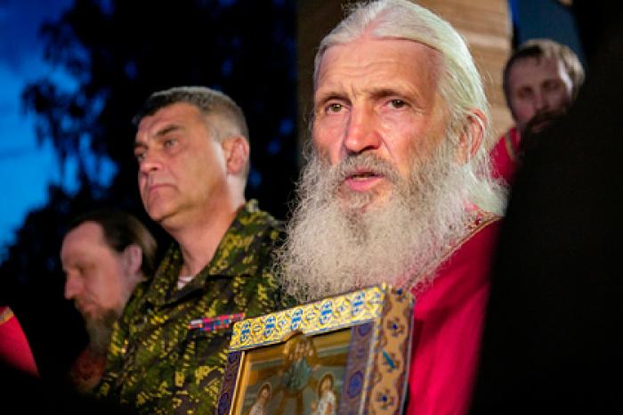 Опального священника обвинили в «несмываемом даже мученической кровью» грехе