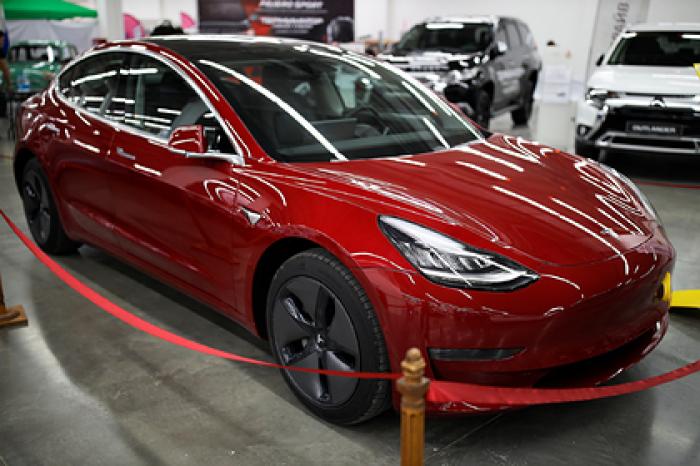 Предсказан рост продаж Tesla в России