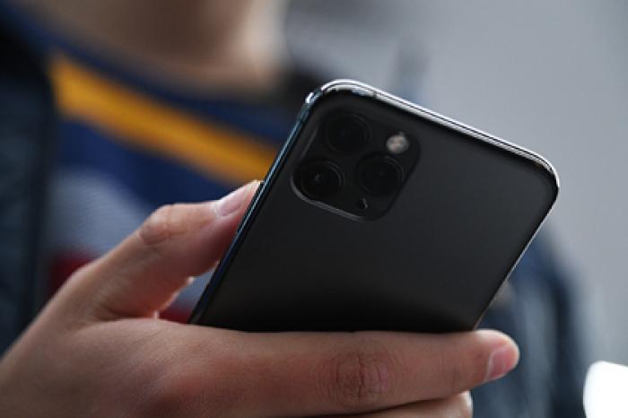 Самый дорогой смартфон Apple рекордно подешевел