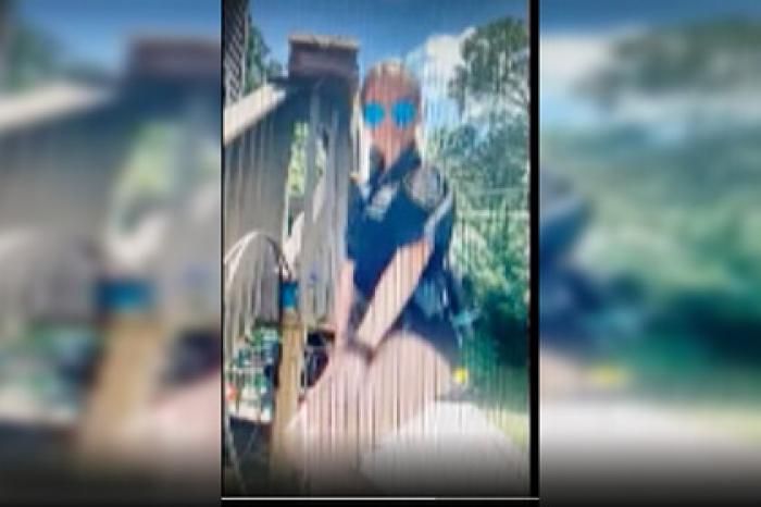 Сотрудница полиции выложила откровенное видео в форме и нарушила правила