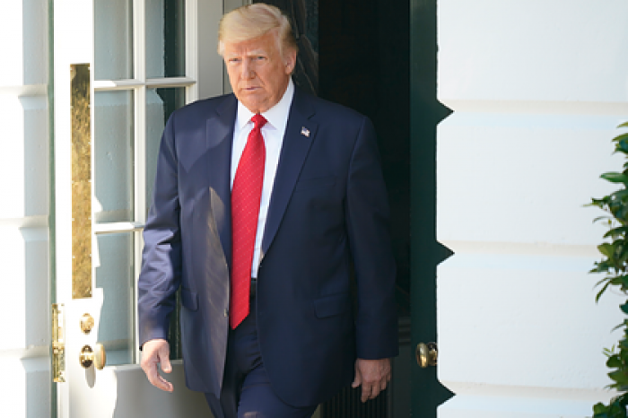 Трамп ополчился на компанию богатейшего в мире человека