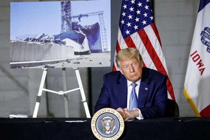 Трамп отложил торговые переговоры с Китаем