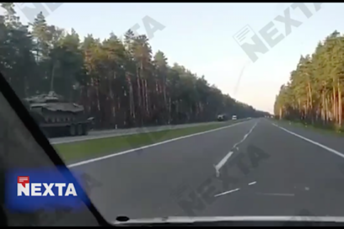 В Минск согнали военную технику