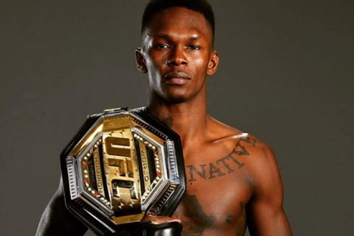 Адесанья нокаутировал Косту и защитил чемпионский пояс UFC