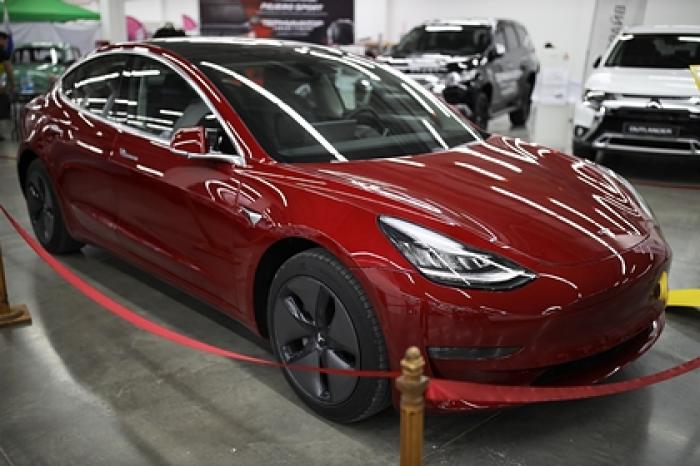 Акции Tesla потеряли одну пятую стоимости