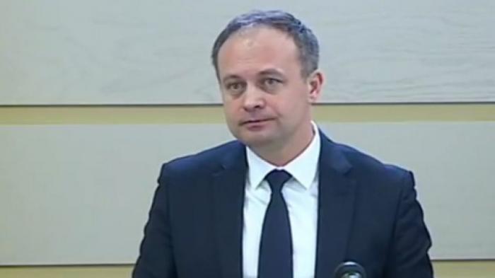 Andrian Candu a strâns semnăturile pentru înregistrarea sa în cursa electorală