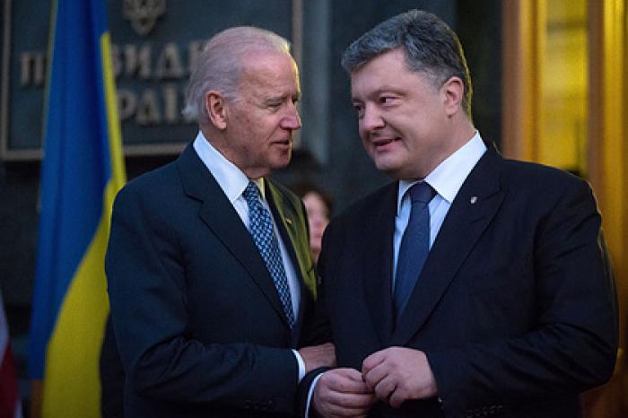 Байден в разговоре с Порошенко сравнил Трампа с собакой