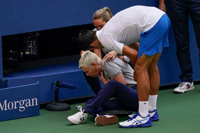 Изгнанный с US Open Джокович объяснил удар мячом в женщину-арбитра