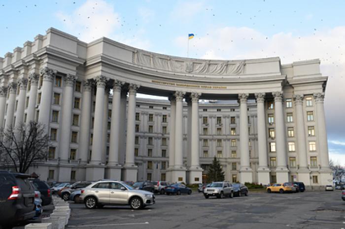 Киев инициировал срочный разговор с Лавровым