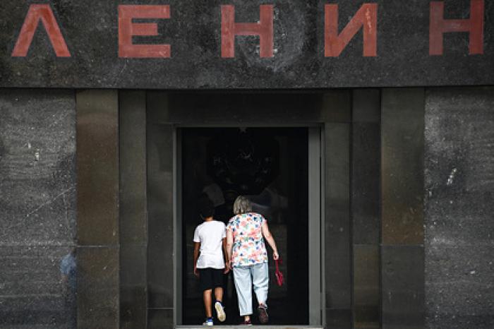 Мавзолей отказались переделывать из-за угроз