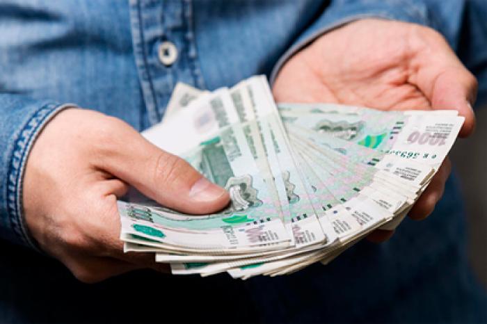 Названо число снизивших зарплаты россиянам компаний