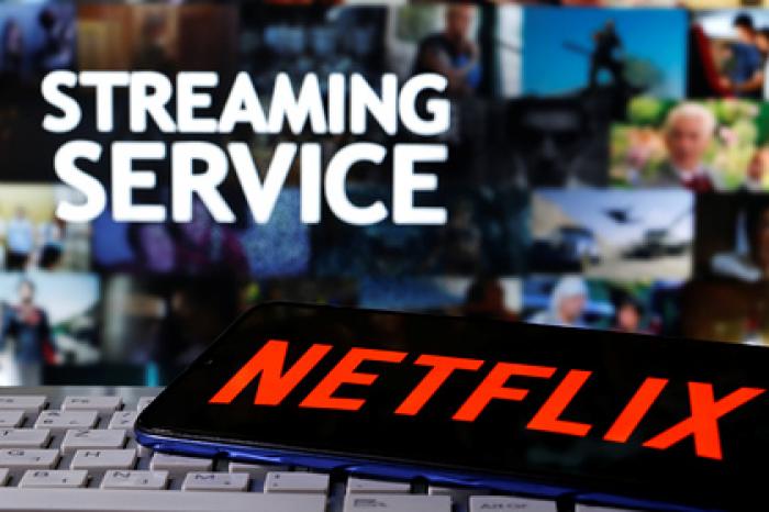Netflix предложили отказаться от работы c китайским писателем из-за уйгуров