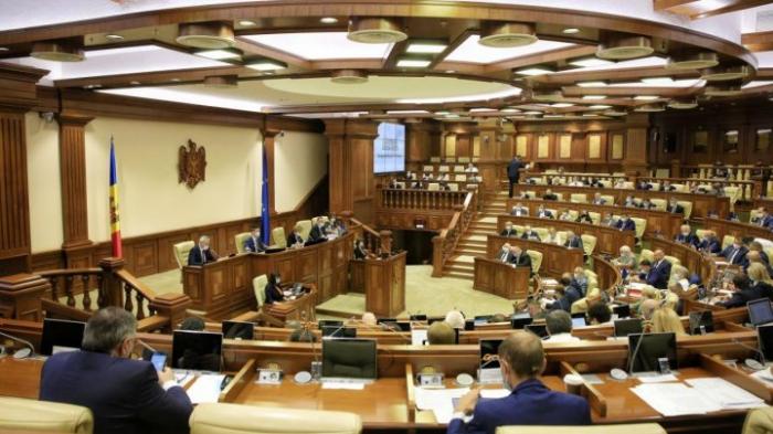 Одобрен со скандалом: поправки в госбюджет 2020 приняты в окончательном чтении