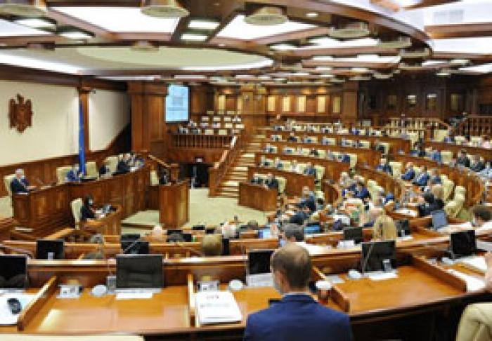 PARLAMENTUL A APROBAT ÎN PRIMA LECTURĂ MĂSURILE DE SPRIJIN PENTRU ANGAJAŢII DIN AGRICULTURĂ ŞI EDUCAŢIE