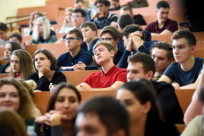 Свыше 1400 заявок подали выпускники Москвы на стажировку в Комплексе соцразвития