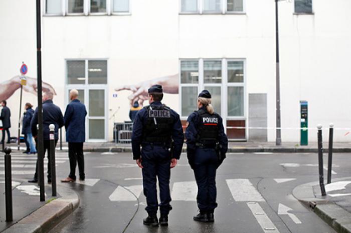 Террористы напали на бывшее здание Charlie Hebdo
