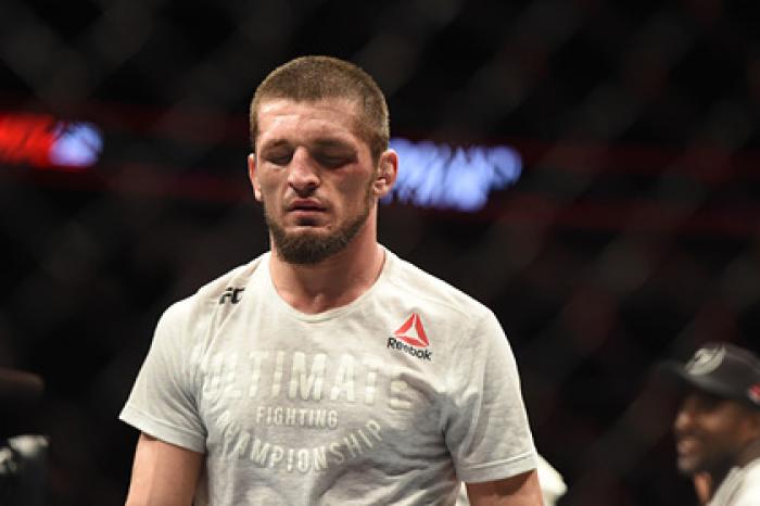 Ударивший соперника на дуэли взглядов российский боец UFC потерпел поражение