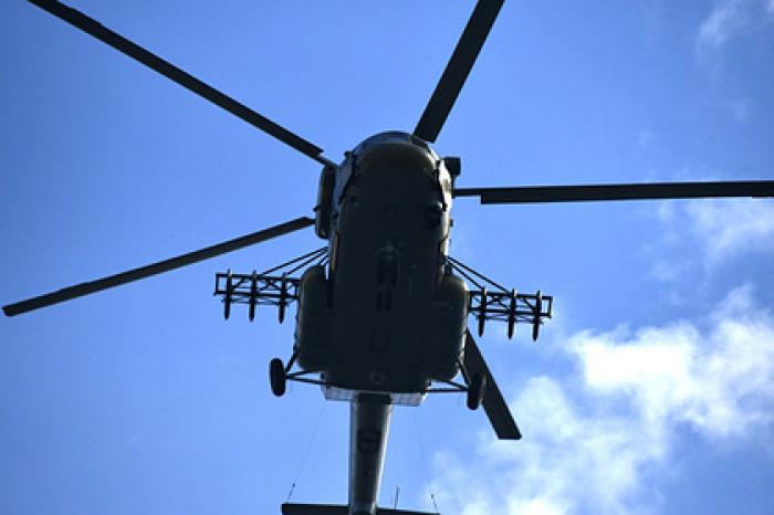 Вертолет Ми-8 аварийно сел в Магаданской области
