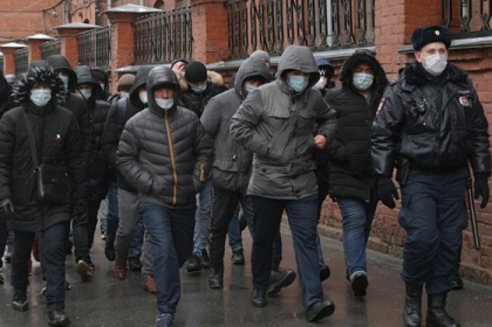 В России предложили авансом брать налог с трудовых мигрантов