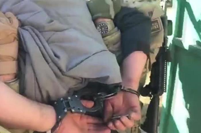 ФСБ показала на видео спецоперацию в Дагестане и Карачаево-Черкесии