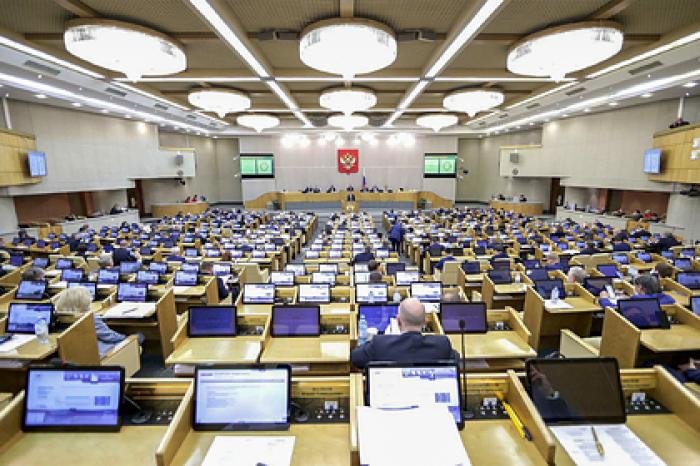 Госдума отказалась от идеи закупить позолоченную посуду и икорницы