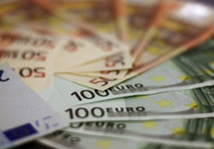 ​MINISTERUL FINANȚELOR A SEMNAT CU OPT BĂNCI CONTRACTELE DE RECREDITARE