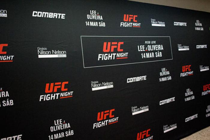 Назван победитель главного боя UFC Fight Night 179