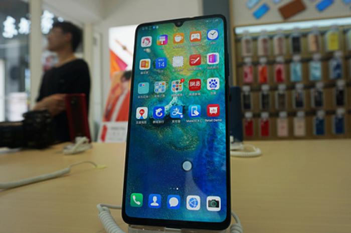 Назван срок устаревания смартфонов Huawei