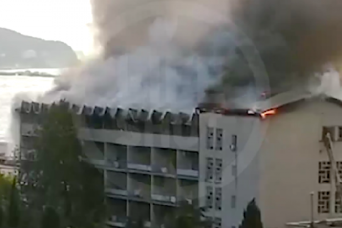 Пожар в санатории Минобороны в Крыму попал на видео